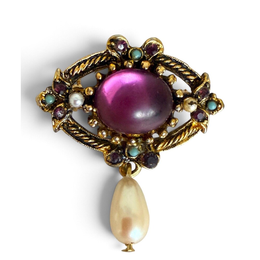 English VersionTitleVintage 1970s 1980s Renaissance Revival Amethyst Glass Caboc